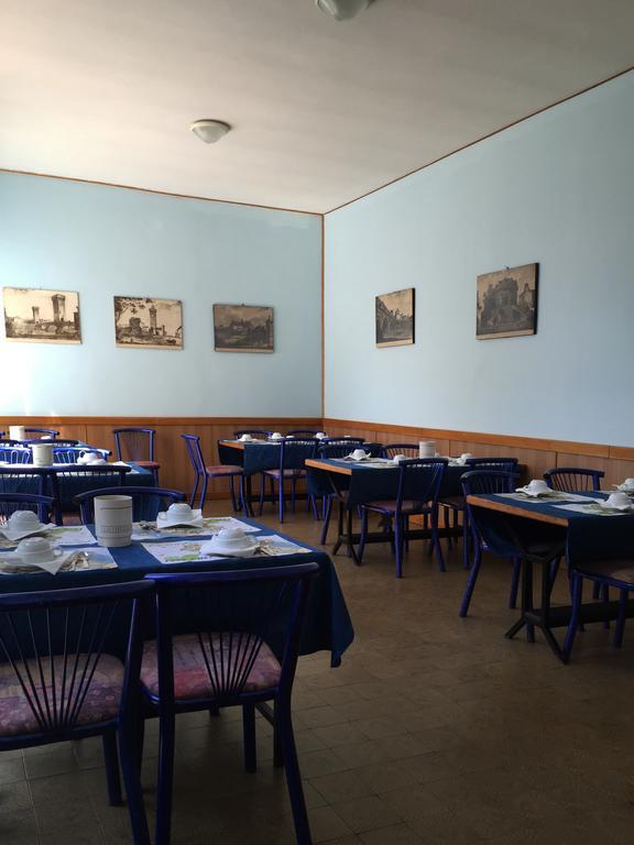 B&B Promenade Hotel Simple ミラノ・マリッティマ エクステリア 写真