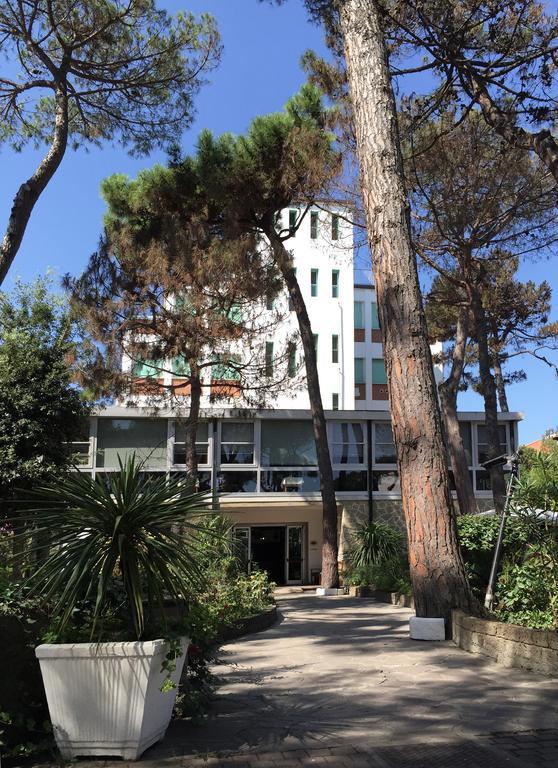 B&B Promenade Hotel Simple ミラノ・マリッティマ エクステリア 写真
